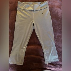 Large Nike dri fit capri